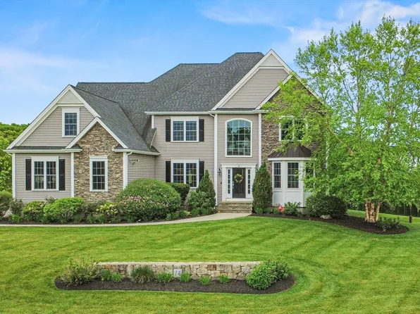 14 Amber Dr, Wrentham, MA 02093