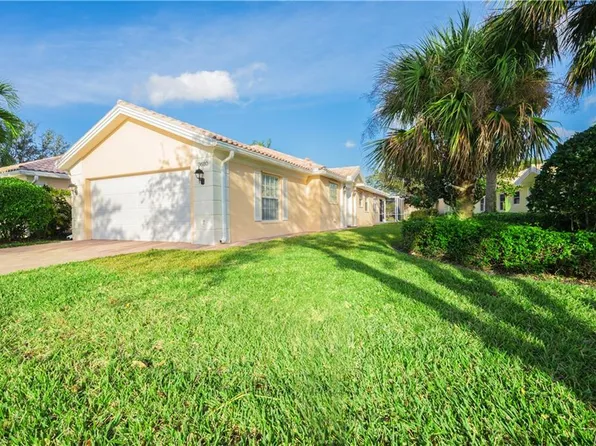 3680 Yakobi Ln, Naples, FL 34119
