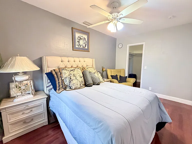 White Oak Ln — Photo 8