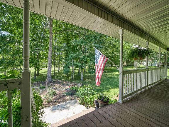 4th image of 299 Locksley Cir