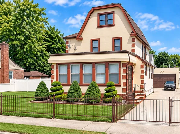 347 E Columbia St, Hempstead, NY 11550