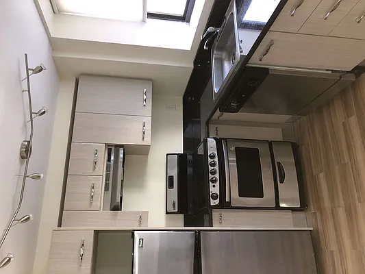 Rented by 18 REALTY | media 24