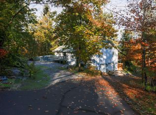 12129 Perry Dr, Redding, CA 96003