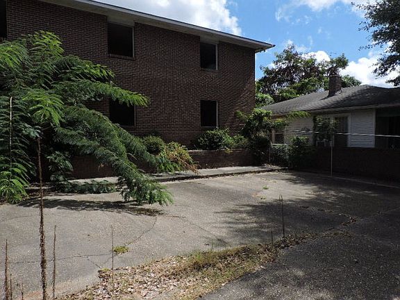 4th image of 1111 Crawford St