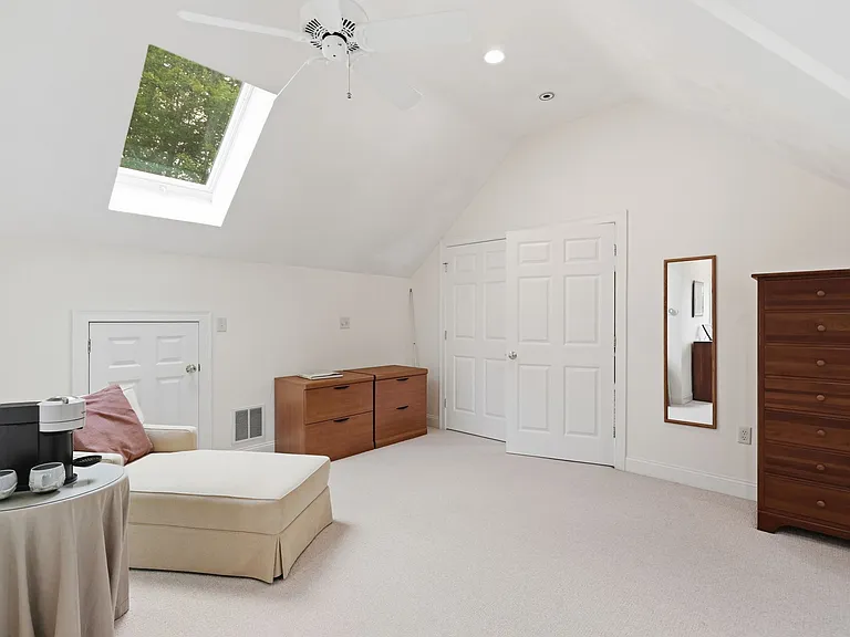 16 Gerber Cir — Photo 3