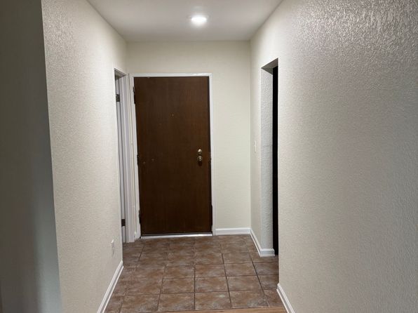 600 Manhattan Dr APT C1