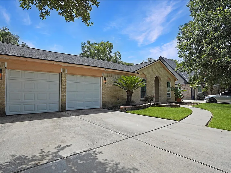 17119 Mellow Ridge Dr — Photo 2