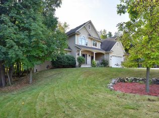 4040 S Belgrave Rd, New Berlin, WI 53151