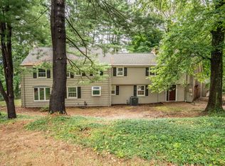 26 Hillsboro Dr, West Hartford, CT 06107