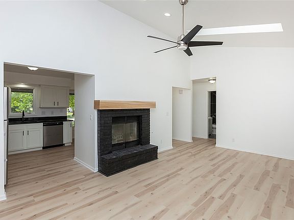 5th image of 5386 NW 88th Ct