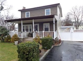 37 Laurelton Ave, Selden, NY 11784