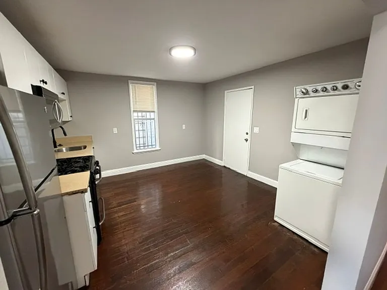 1115 Willow St — Photo 5