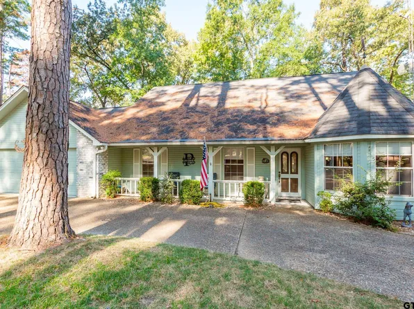 271 Greenbriar Trl, Holly Lake Ranch, TX 75765