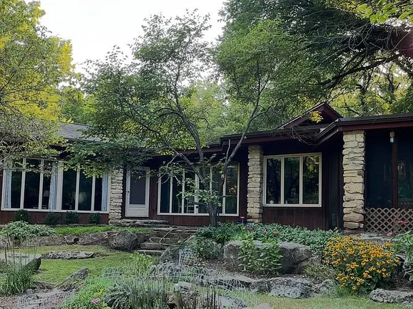 7245 2nd Rd, Douglass, KS 67039