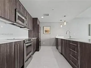 665 NE 25th St #2102 — Photo 14