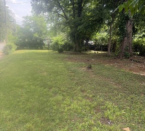 3rd image of 2555 Kimball Ave
