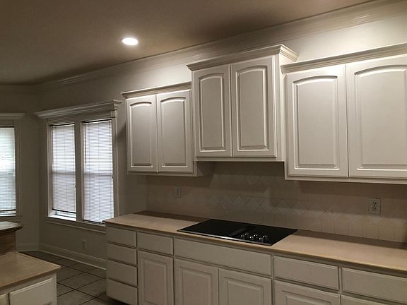 5th image of 135 Antler Cir