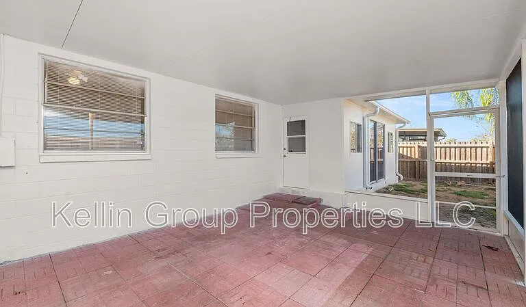 303 Regal Park Dr — Photo 35