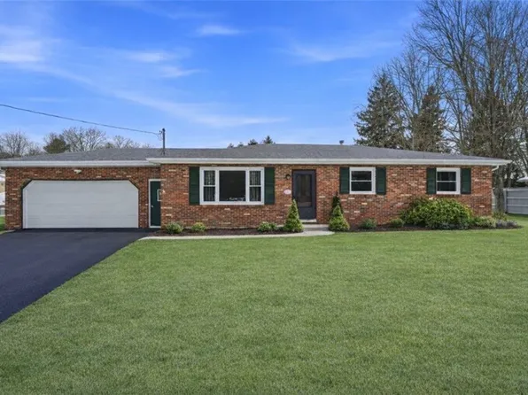 745 Robertson Rd, Hermitage, PA 16148