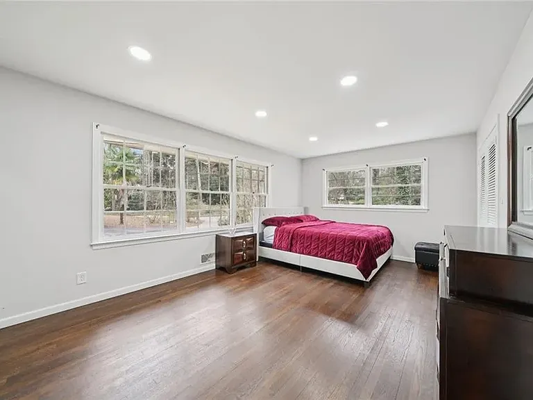 5655 Lake Forrest Dr NW — Photo 7