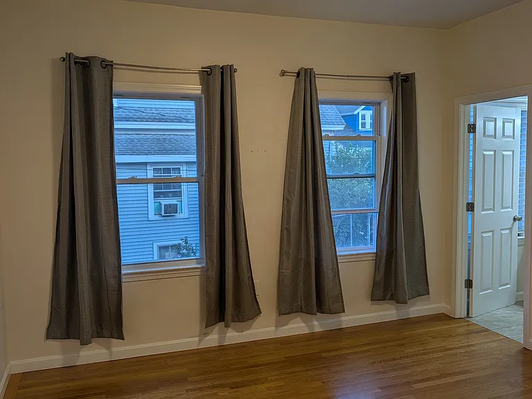 163 Ferry St — Photo 6