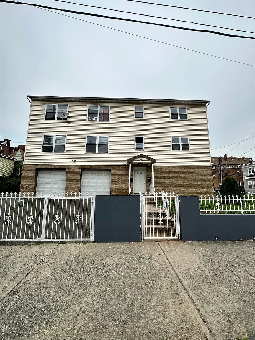 172-174 Carroll St #3 photo 1