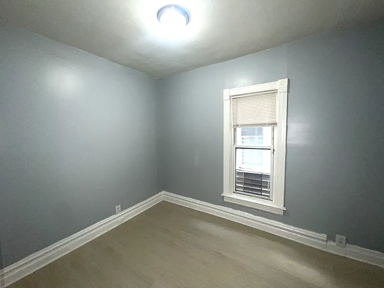 9147 S Woodlawn Ave — Photo 8
