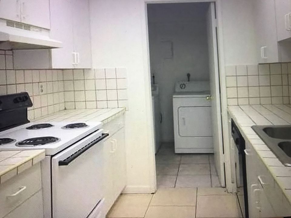 1st image of 280 W Park Dr #000