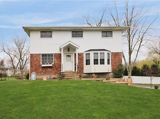 4 Minkel Rd, Ossining, NY 10562