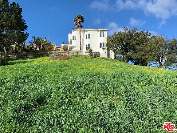 4th image of 4301 Ocean View Dr