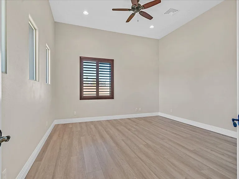 5790 Aspen Falls Cir — Photo 46