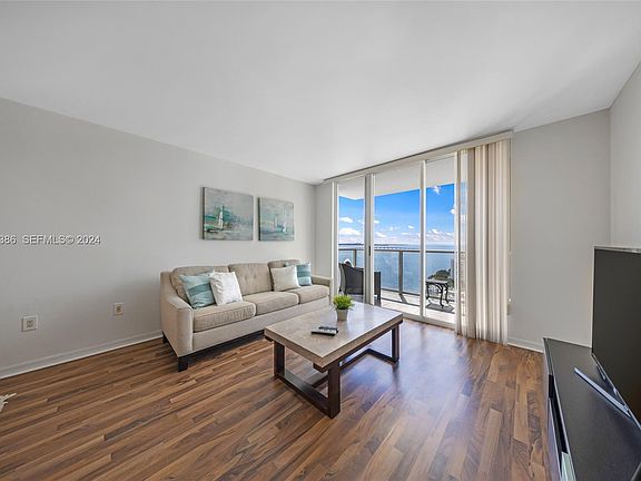 4th image of 1155 Brickell Bay Dr APT 2207