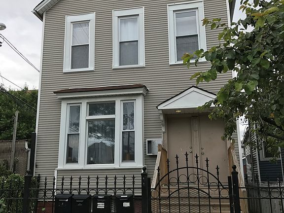 2nd image of 2416 N Maplewood Ave #2
