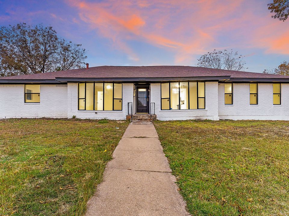 1st image of 1302 W Tarrant Rd