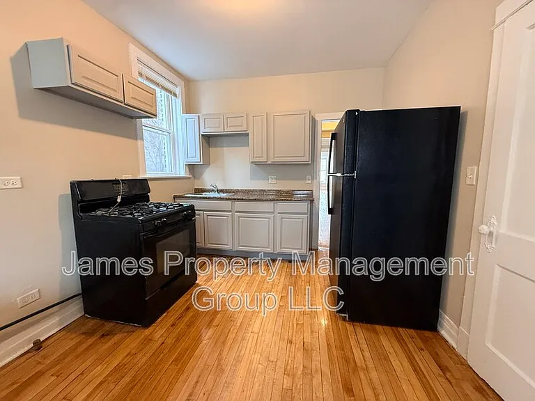 3213 W Warren Blvd #2 — Photo 8