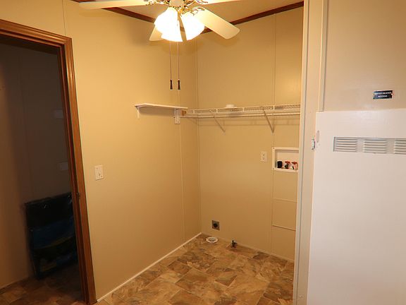 4th image of 5165 Pleasure Dr