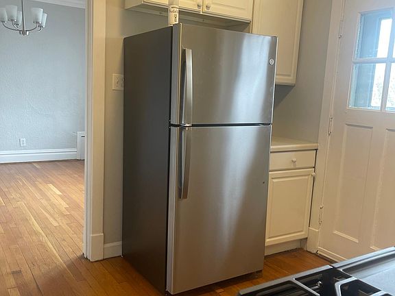 4th image of 1115 Bellevue Ave APT 1S