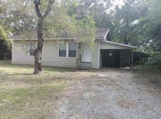 138 W Darby St, Bridge City, TX 77611