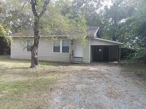 138 W Darby St Photo 1