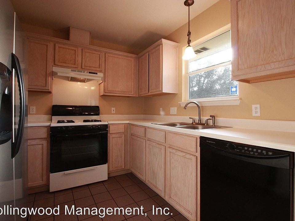1st image of 613 Sunny Brook Dr
