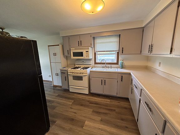 2nd image of 6811 N Rockvale Dr