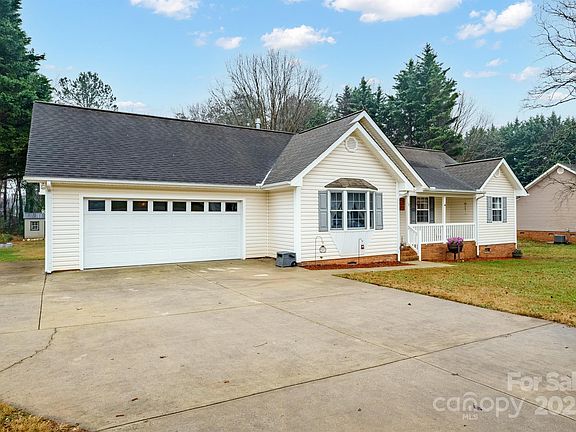 2nd image of 118 Westscott Dr