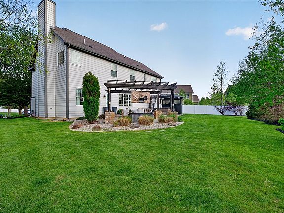 5th image of 13714 Heatherfield Dr W