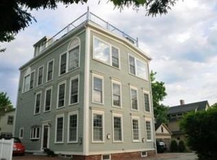 26 Smith St, Newburyport, MA 01950
