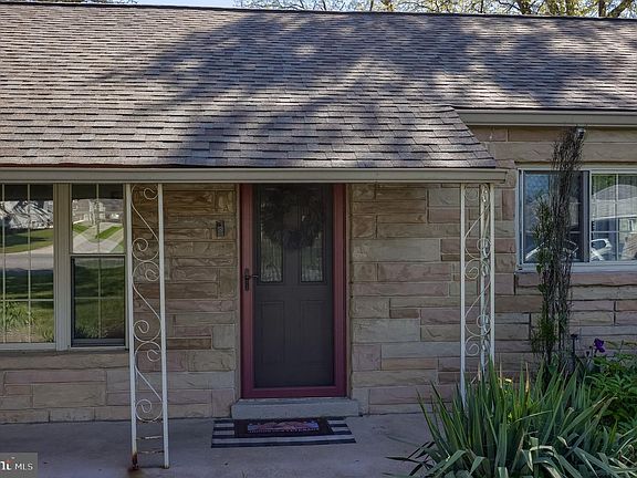 5th image of 1411 Vesta Dr
