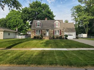 7253 Beechwood Dr, Mentor, OH 44060