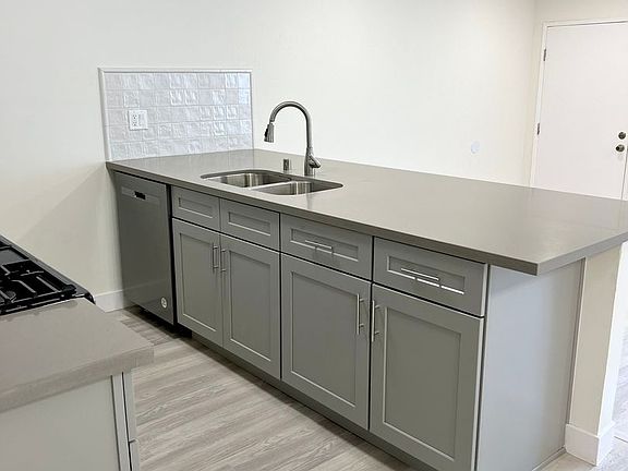 5th image of 6738 Independence Ave APT 107