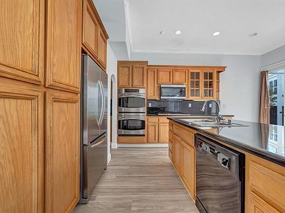 4th image of 3983 Chamberer Dr #1