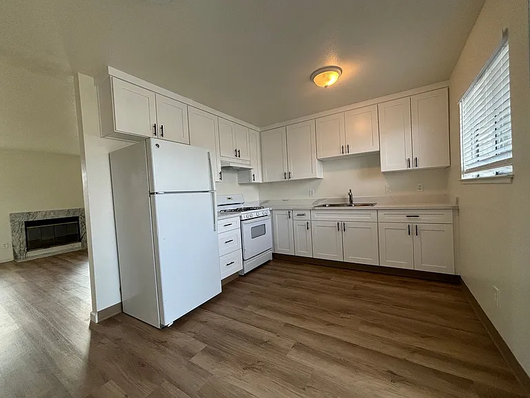 Santanna Apartments — Photo 16