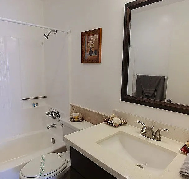 Carmel Heights Apts — Photo 42